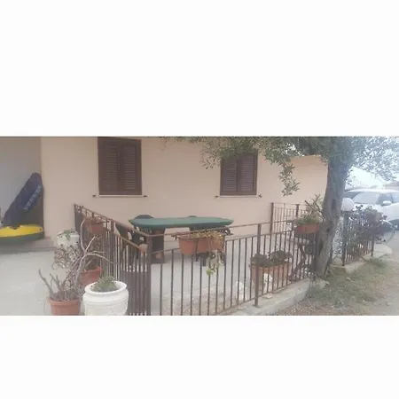 Case Vacanza Con Giardino A 200 Mt Dal Mare Daire